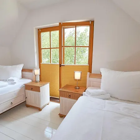 Holiday home Strandschloesschen Sellin - Haushaelfte 4 *